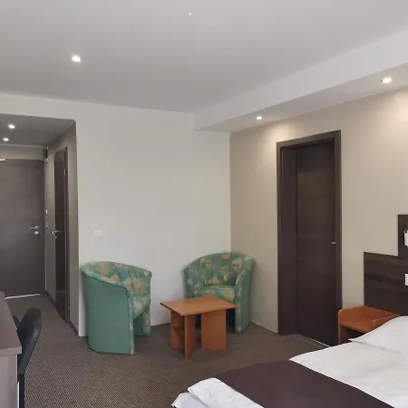 Tagore Hotel 3*