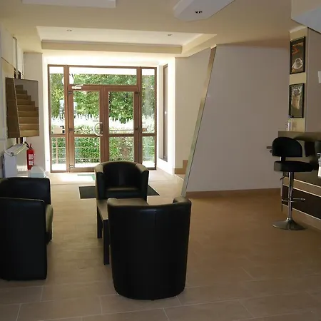 Tagore Hotel 3*